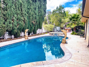 Vacation Paradise - 6 BR Estate near Encino Lake